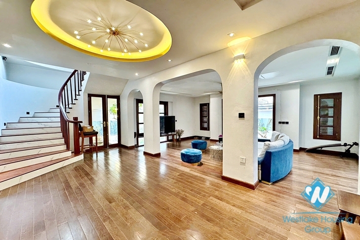 Garden 4 bedrooms house for rent in Tay Ho, Ha Noi